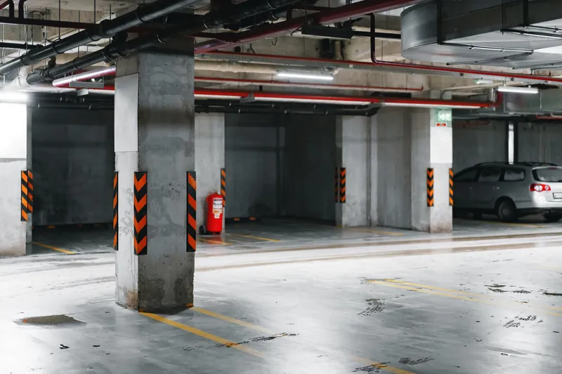 Puntos de recarga para coches eléctricos en garaje comunitario de vecinos - CargaEnCasa