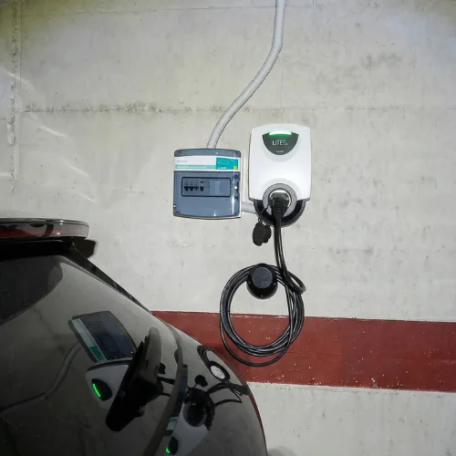 Instalación doméstica de cargador con Cargador doméstico en Murcia - Instalación profesional por CargaEnCasa