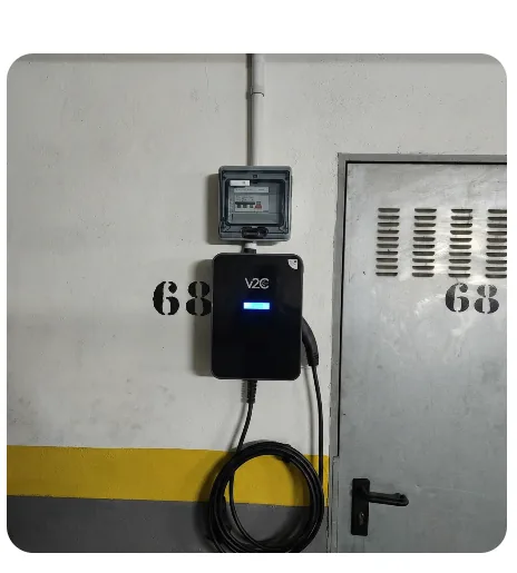 Punto de recarga en plaza de garaje con V2C Trydan en Murcia - Instalación profesional por CargaEnCasa